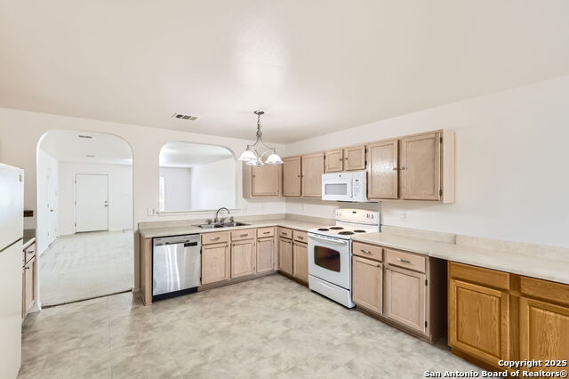 9215 Granberry, Universal City, Texas image 8