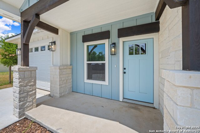 712 Gilmer, Kerrville, Texas image 2