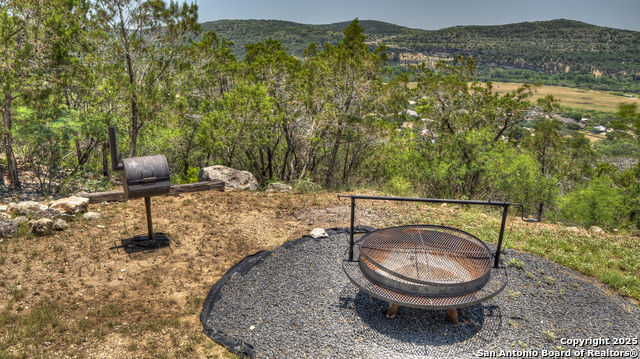 700 Cat Claw Mountain, ConCan, Texas image 39