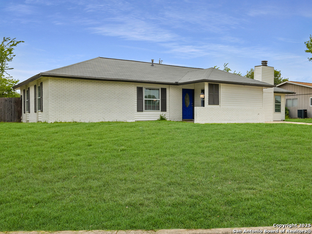 1005 North, Universal City, Texas image 2