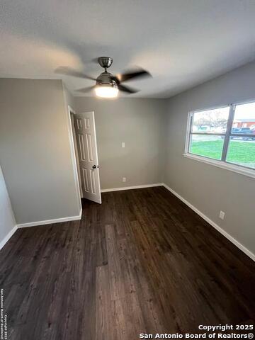 302 Ross, Devine, Texas image 13