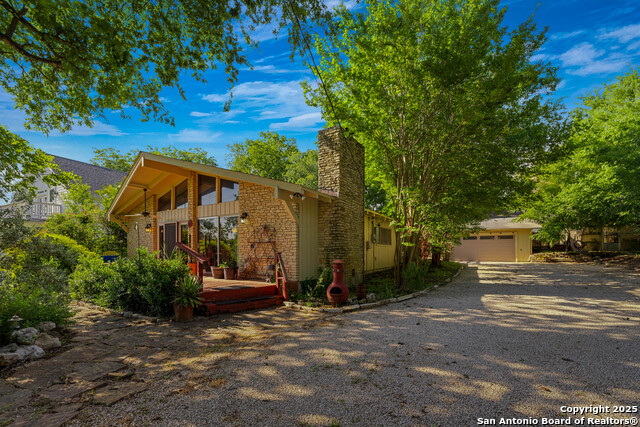 711 Chestnut Falls, Canyon Lake, Texas image 1