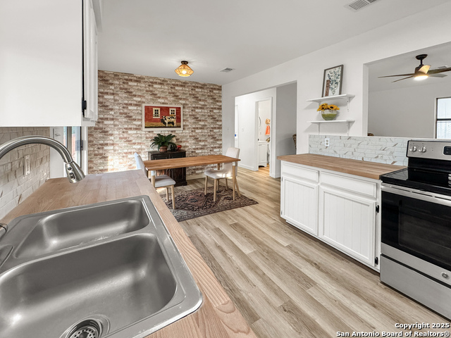 1412 Laurie, Canyon Lake, Texas image 10