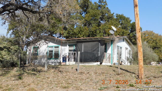 210 Colwell, Pleasanton, Texas image 2