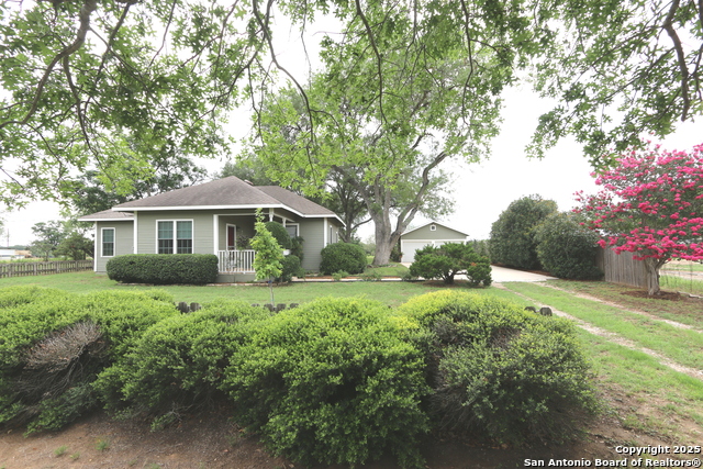 6359 Cooksey Rd, Adkins, Texas image 1