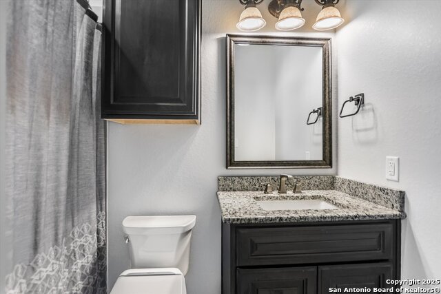 427 Bella Montagna Circle, Austin, Texas image 35