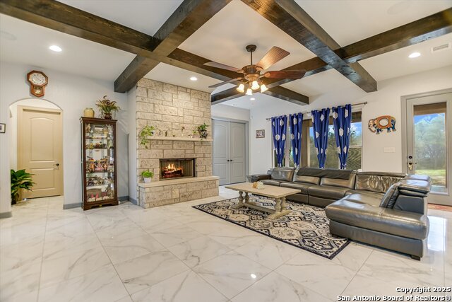 427 Bella Montagna Circle, Austin, Texas image 8
