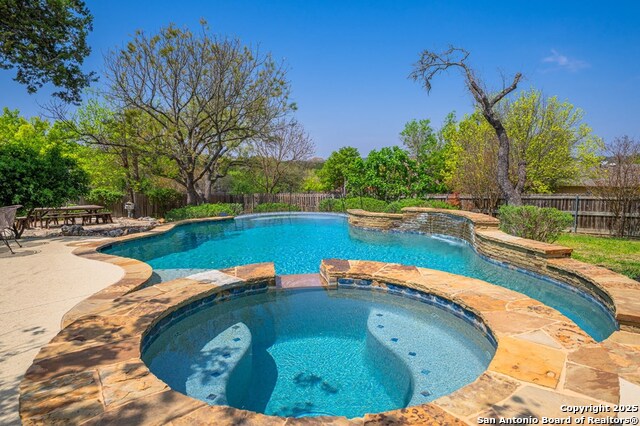 102 Spring Mill, Kerrville, Texas image 8