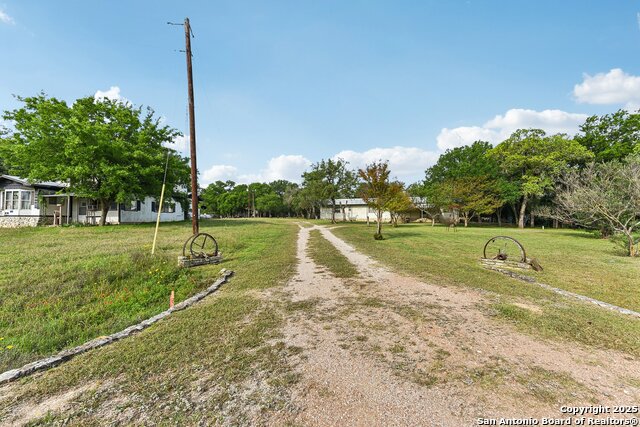 466 Chaparral, Fredericksburg, Texas image 2