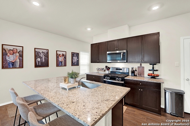 125 Legendary Trail, Floresville, Texas image 10