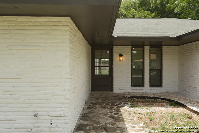 100 Howard Dr, Schertz, Texas image 4