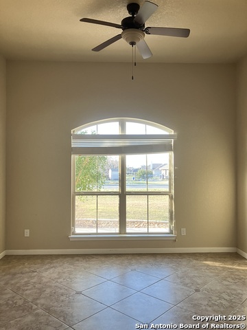 129 S Abrego Crossing, Floresville, Texas image 11