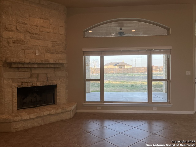129 S Abrego Crossing, Floresville, Texas image 14