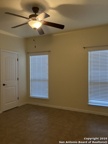 129 S Abrego Crossing, Floresville, Texas image 20