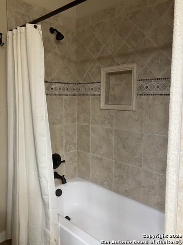 129 S Abrego Crossing, Floresville, Texas image 22