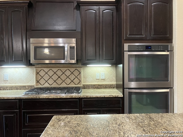 129 S Abrego Crossing, Floresville, Texas image 7