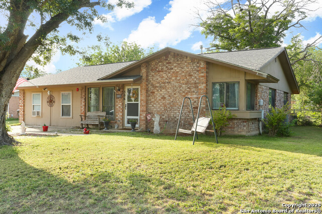 306 W Wetz, Marion, Texas image 1