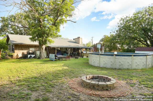 306 W Wetz, Marion, Texas image 18
