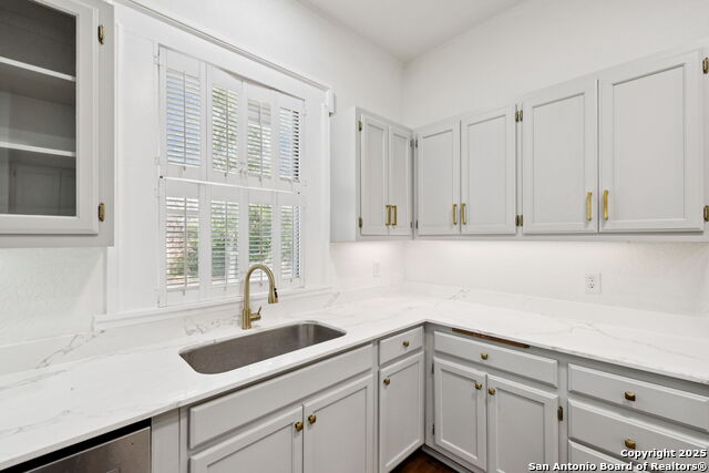 233 May Street, Castroville, Texas image 15