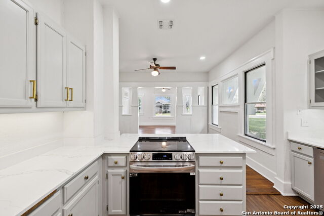 233 May Street, Castroville, Texas image 17