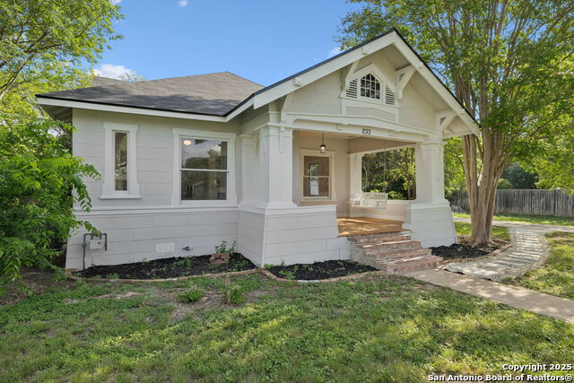 233 May Street, Castroville, Texas image 2