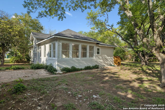 233 May Street, Castroville, Texas image 32