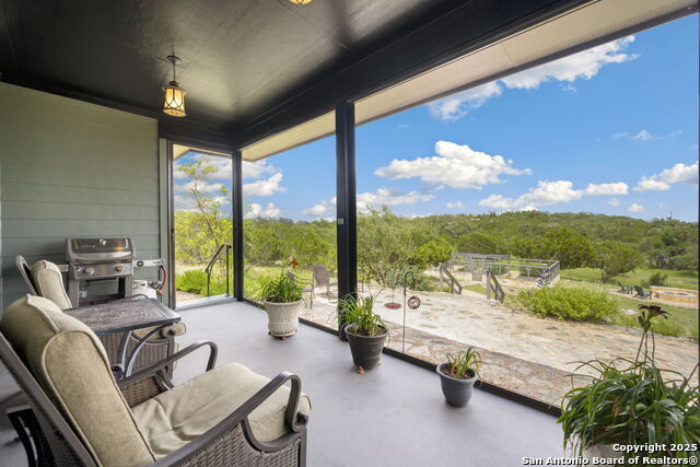 212 Vista View, Spring Branch, Texas image 2