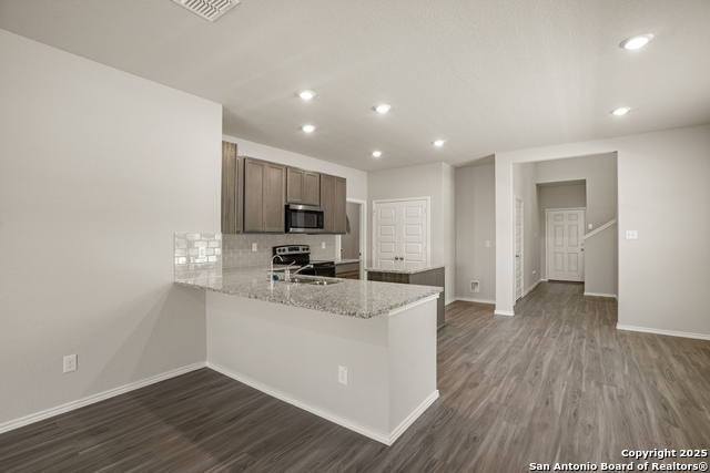 9302 Graze Land Drive, San Antonio, Texas image 5