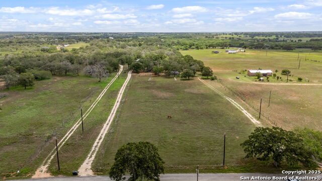 332 County Road 423, Stockdale, Texas image 34