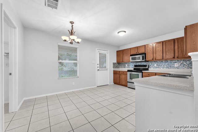 141 Stream Crossing, Cibolo, Texas image 8