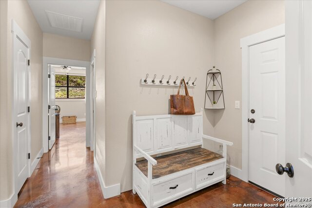122 Twisting Oaks Court, Pipe Creek, Texas image 31