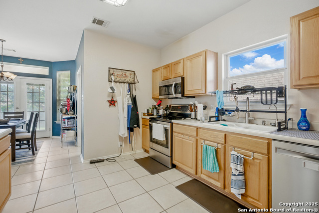 8660 Eagle Peak, Helotes, Texas image 11