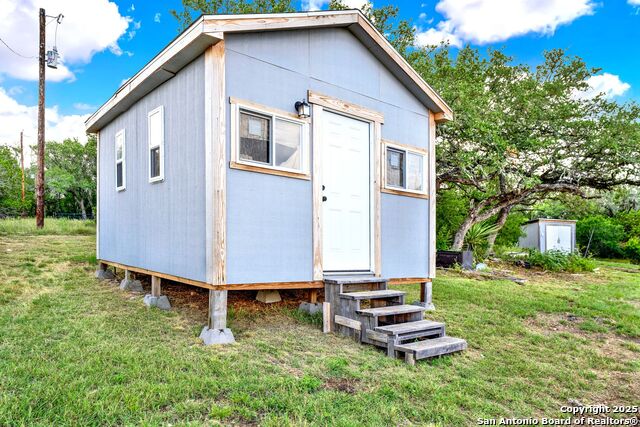 342 County Road 368, Mico, Texas image 31