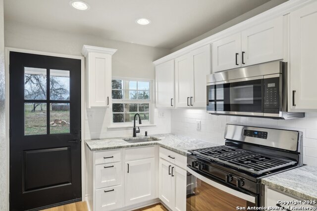 1700 J St, Floresville, Texas image 16
