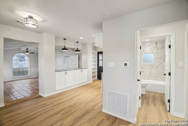 1700 J St, Floresville, Texas image 17