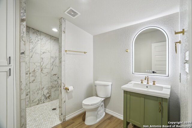 1700 J St, Floresville, Texas image 21