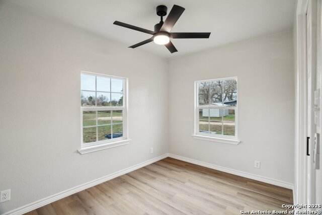 1700 J St, Floresville, Texas image 27