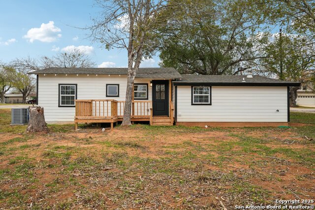 1700 J St, Floresville, Texas image 33