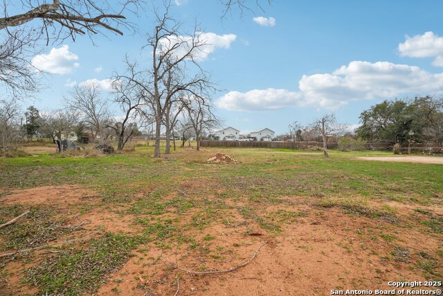1700 J St, Floresville, Texas image 35