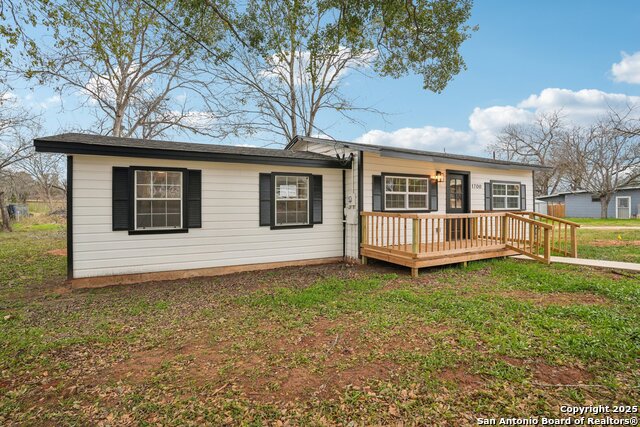 1700 J St, Floresville, Texas image 4