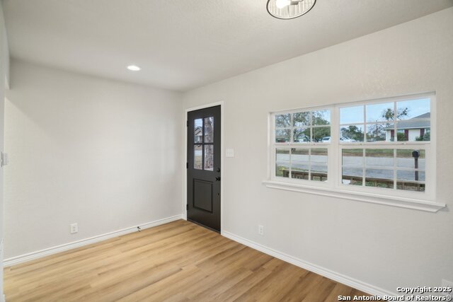 1700 J St, Floresville, Texas image 6