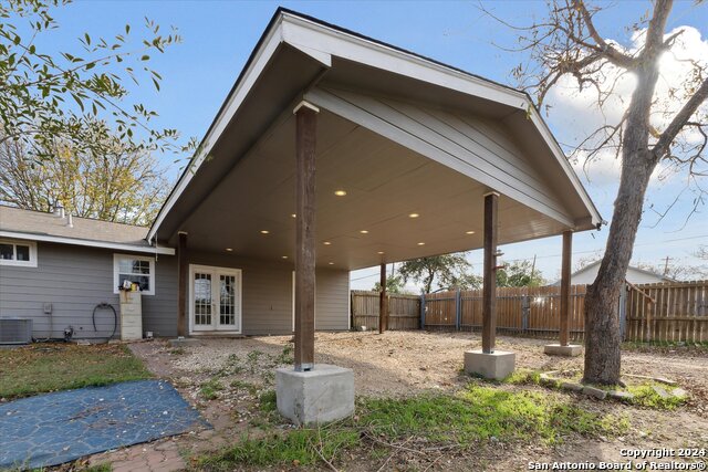 1315 Houston, Castroville, Texas image 32