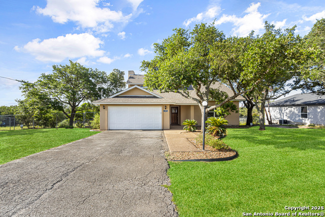 890 Live Oak, Spring Branch, Texas image 2