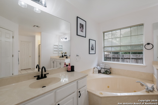 116 River Knl, Castroville, Texas image 18