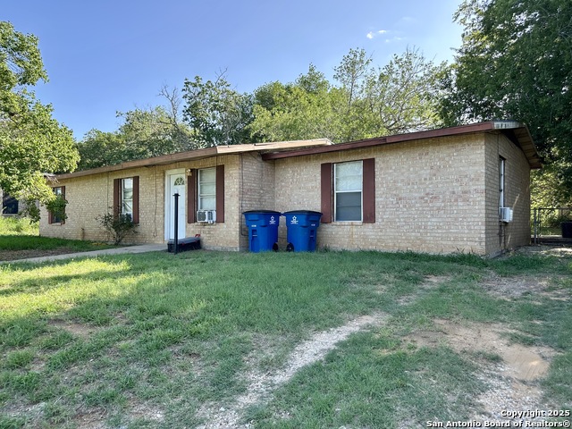 413 N Water, Pleasanton, Texas image 1