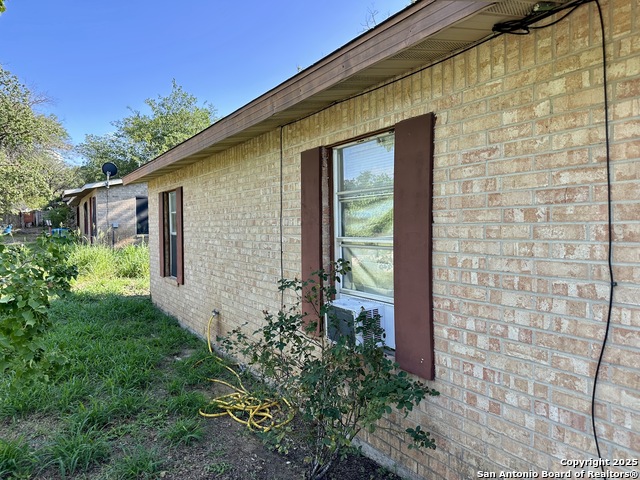 413 N Water, Pleasanton, Texas image 2
