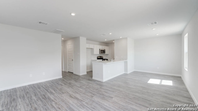 300 Mariposa Circle, Kenedy, Texas image 3