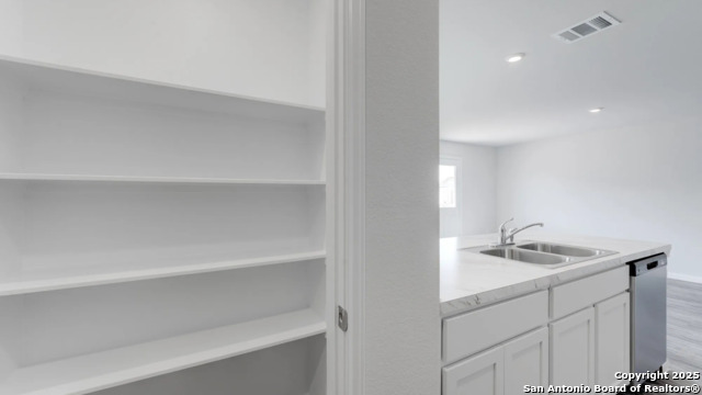 300 Mariposa Circle, Kenedy, Texas image 4