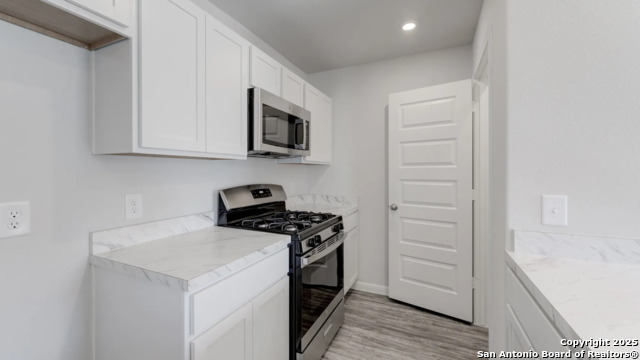 300 Mariposa Circle, Kenedy, Texas image 7