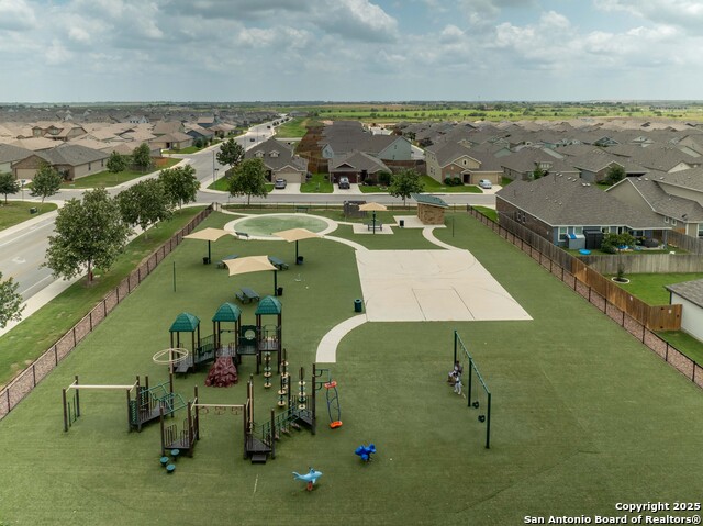 10760 Rosalina Loop, Converse, Texas image 36